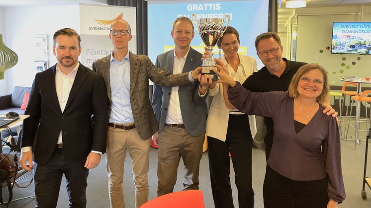 På bild från vänster: Kristian Rydberg, Svenskt näringsliv, Mattias Fornell, tf näringslivschef, Per Svensson, kommunstyrelsens ordförande, Sandra Johansson, oppositionsråd, Teddy Eriksson, ordförande Näringslivet Falkenberg & Kicki Nordberg. 