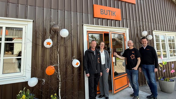 Från vänster, Morgan Carlsson, platschef Bolist Kristdala, Pia Johannesson, regionchef Bolist, Berth Andersson, ägare Bolist Kristdala och Gustav Engvall, regionchef Bolist.