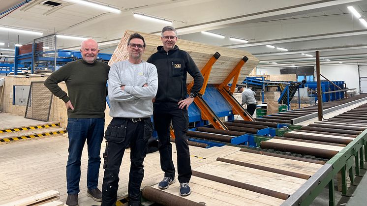 Från vänster, Håkan Osbeck, ägare av XL-BYGG Kungsbacka, XL-BYGG Fjärås och XL-BYGG Mölndal samt Thomas Brolin och Anders Brolin, delägare av XL-BYGG Nossebro och XL-BYGG Lidköping.