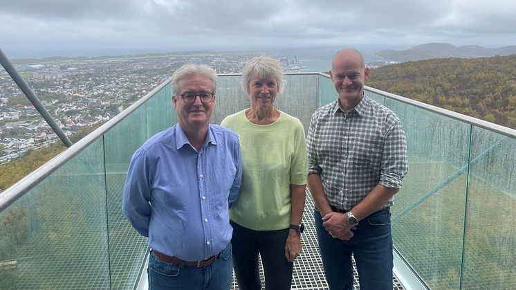 Johannes Waage Løvhaug (Forskningsrådet), Iselin Marstrander (Nordlandsforskning) og Dag Røhjell (PST) diskuterte forskning og sikkerhet på Wood Hotel i Bodø. Foto: Thoralf Fagertun