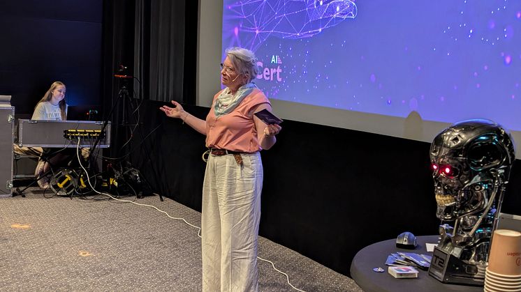 Ann-Sofie föreläser Bergakungen.jpg