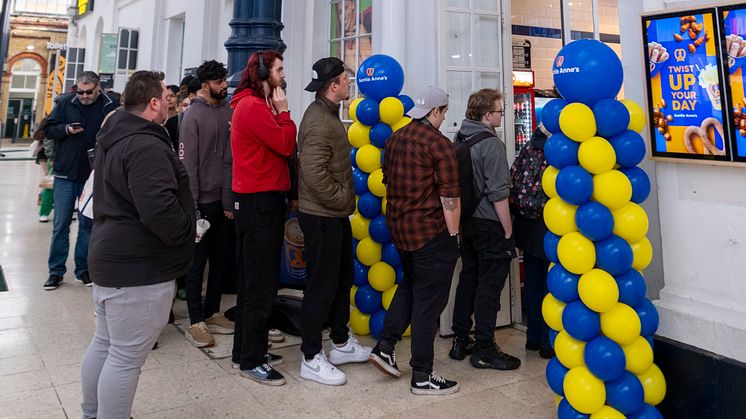 Auntie Anne's recently opened at Brighton station, making it the global brand’s first venture into railway station trading. More images below.