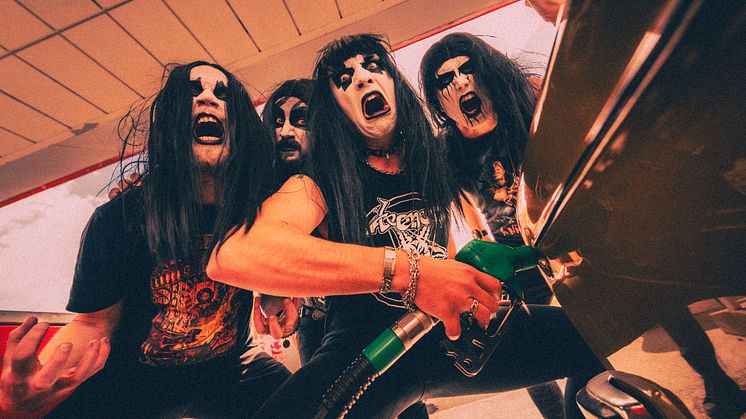 NY SINGEL. "Venus" - Royal Republic tolkar klassiska discodängor i miniserie om black metal-bandet The Blastbeaters