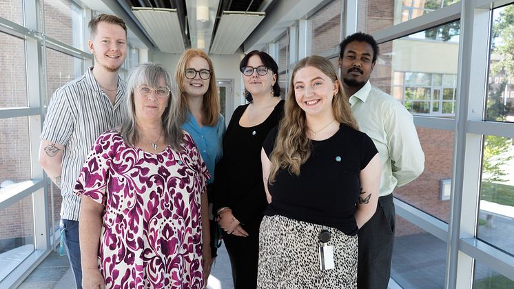 Från vänster ses Samuel Henriksson kårhusgeneral, Susanne Johansson kansliansvarig, Madeleine Sandberg studentombud, Elin Strömberg vice ordf, Agnes Johnsson ordf samt Khadar Ali näringslivsansvarig.