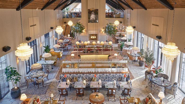 Maryhill Estate er nu åbent med pool club, hotel og to restauranter, her den store restaurant i Suger Club. 