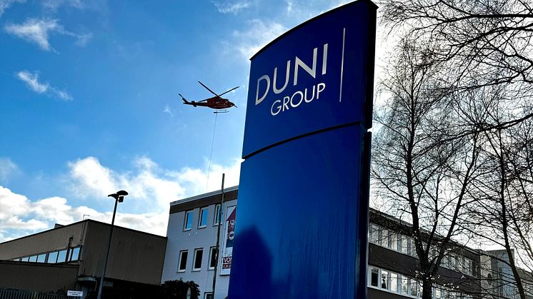 Spektakuläre Lüftungsgerätmontage bei der  Duni GmbH: Hallenlüftung kommt per Hubschrauber