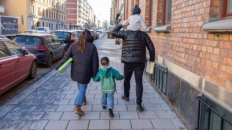 Genom ett nytt avtal med Ica Sverige kan fler hämta sina paket där de redan rör sig i vardagen. 