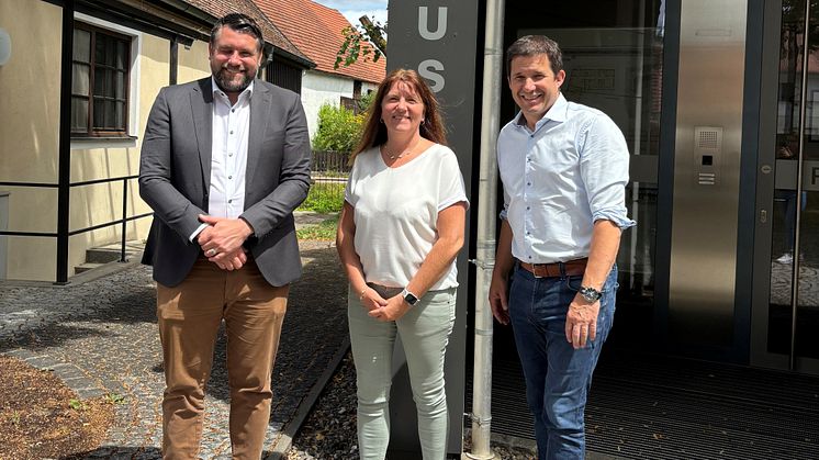 Start Kommunale Wärmeplanung Weichering, rechts im Bild Bürgermeister Thomas Mack 