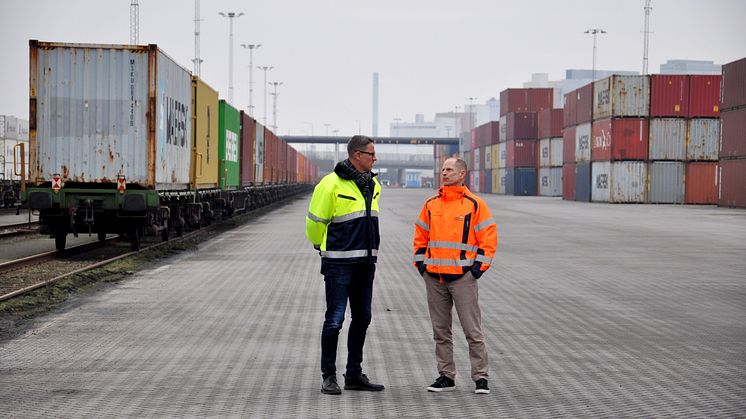 Danias vd Mikael Andersson och Anders Paulsson från hamnen har arbetat i nära samarbete för att etablera det nya transportnätverket på räls.