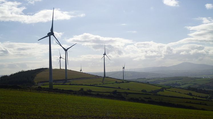 Rabbalshede Kraft växer internationellt och tar över vindpark på Irland