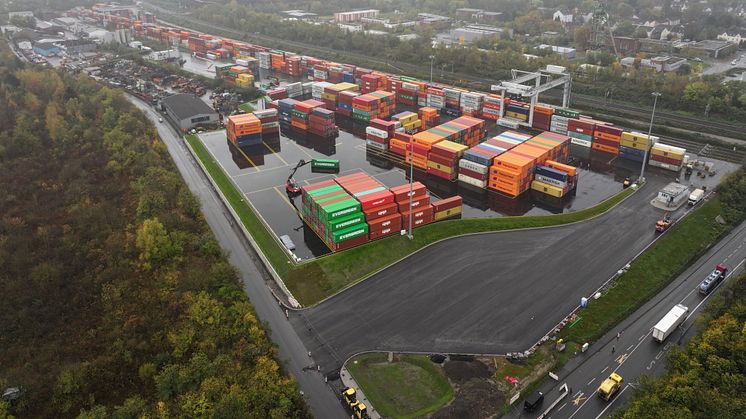 Depotfläche der KV-Anlage am Hafenbahnhof um 30.000 Quadratmeter erweitert.