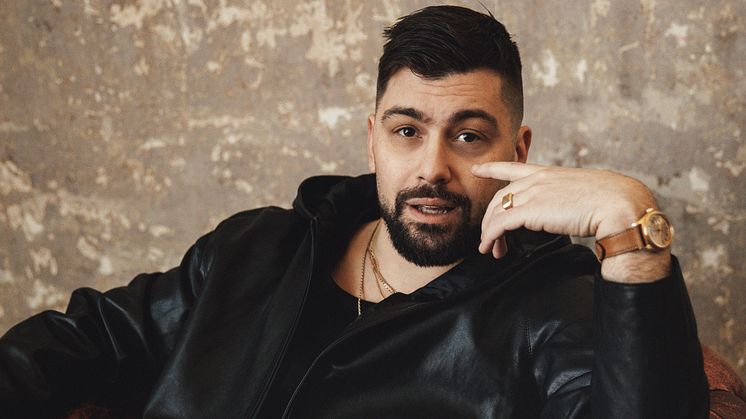 Simon Superti släpper singeln 'Bella notte' och annonserar nytt album