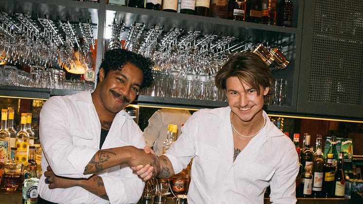 VÄRLDSPREMIÄR AV COQUETEL SOCIALS STEAK FRITES 