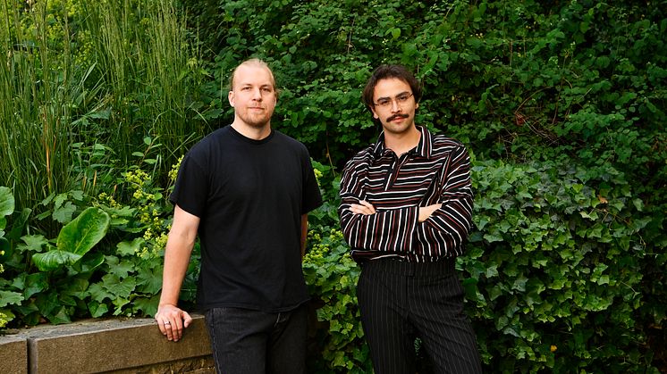Porträtt av Afrang Nordlöf Malekian och Roger Smeby.