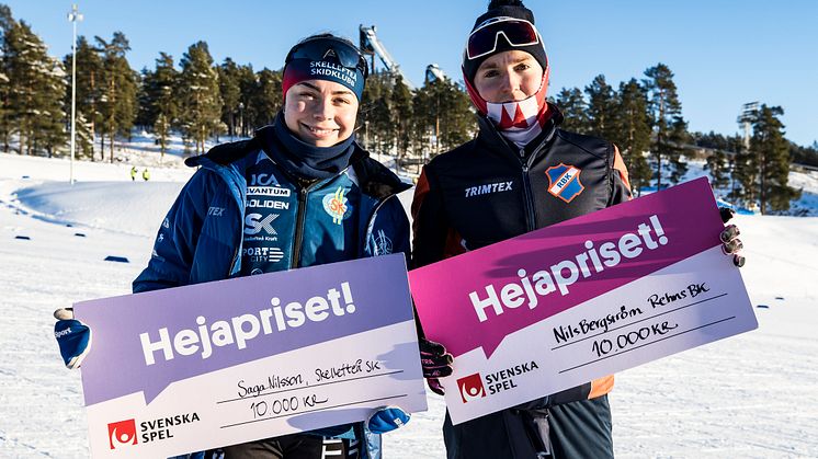 Saga Nilsson och Nils Bergström skänker 10 000 kronor till ungdomar i Skellefteå SK och Rehns BK