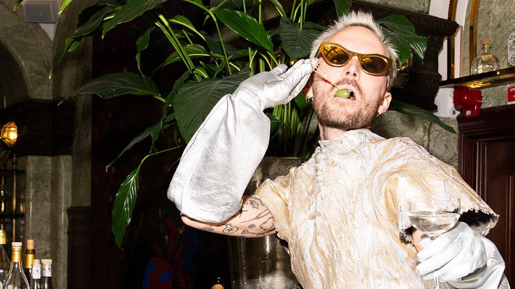 FREDRIK ROBERTSSON LANSERAR DESSERT PÅ BONNIE’S TILL FÖRMÅN FÖR REGNBÅGSFONDEN