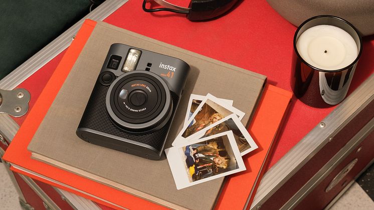 instax mini 41_stills (1).jpg