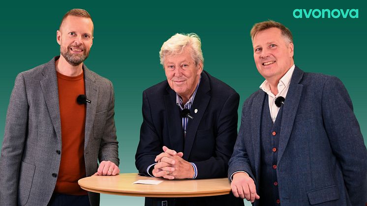 Fr v: Martin Askman (moderator och presskontakt Avonova), Ulf Elfving (journalist) och Per-Nicklas Olofsson (psykolog och organisationsexpert Avonova)