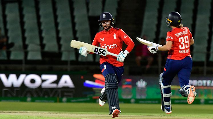 Danni Wyatt-Hodge became the first England Women’s player to score 3000 IT20 runs. Photo: Sydney Seshibedi/Gallo Images/Getty Images