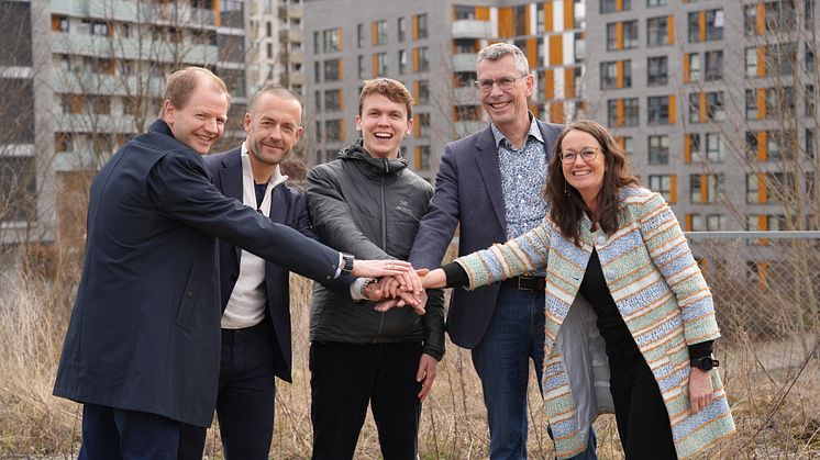 Fra venstre: Administrerende direktør i SiO Andreas Eskelund, CEO Andreas Martiniussen i Nordr, student og styreleder i SIO Eilif Tanberg, senior prosjektutvikler i Nordr Bjørn Lind og eiendomsdirektør Birte Almeland i SiO. 