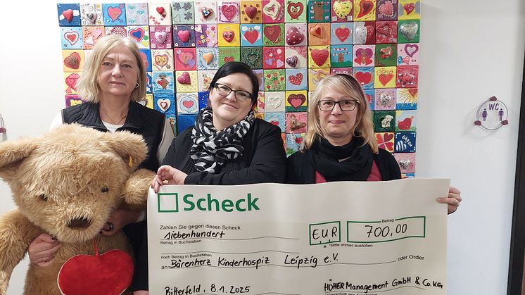 Feierliche Scheckübergabe im Kinderhospiz Bärenherz