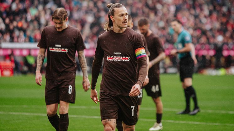 „Kein Platz für Rassismus“ – im Stadion und auf der Straße