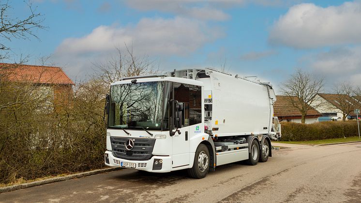 Mercedes-Benz eEconic 300 med 4-facks sopaggregat 