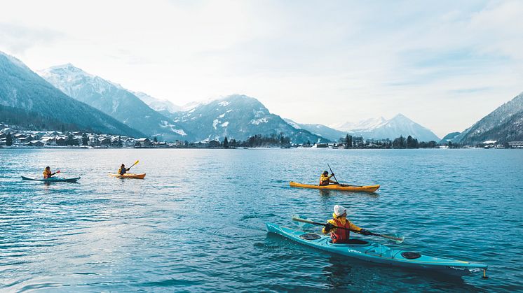 Winterkajak_Brienzersee_copyright_Interlaken_Tourismus.jpg