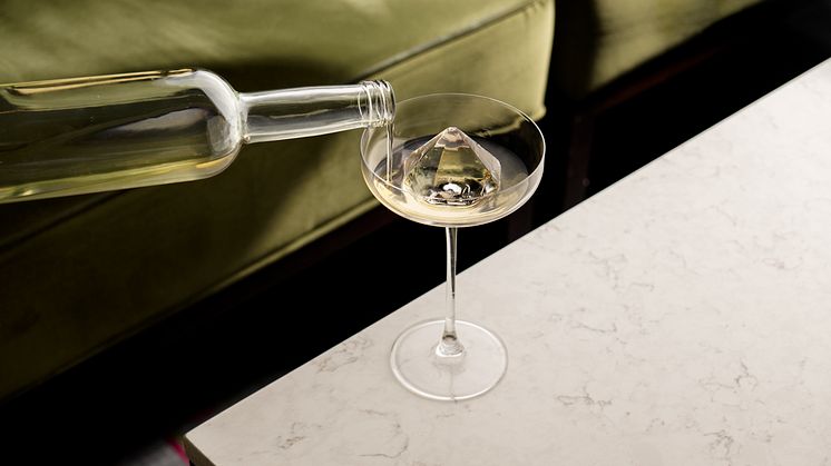 Svensk hantverkskultur i varje glas – Grand Hôtel förvandlar tradition till smakupplevelse i Cadierbarens nya cocktailmeny