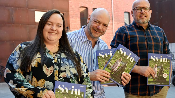 Redaksjonen har hatt gode bidrag fra kommunikasjonsavdelingen hos utgiver og eier Norsvin. Fra venstre: Siv Evelyn Flesvig Siri (digitalt for SVIN), ansvarlig redaktør Tom E. Holmlund, Morten Knudsen (designmanual og logo for SVIN).