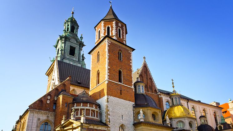 DEST_POLAND_KRAKOW_CASTLE_WAWEL_GettyImages-488594369_Universal_Within usage period_94575.jpg
