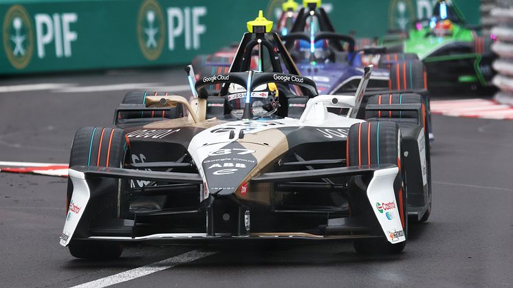 PALLPLATS I FURSTENDÖMET FÖR NICK CASSIDY OCH JAGUAR TCS RACING EFTER EN IMPONERANDE UPPTRAPPNING I MONACO