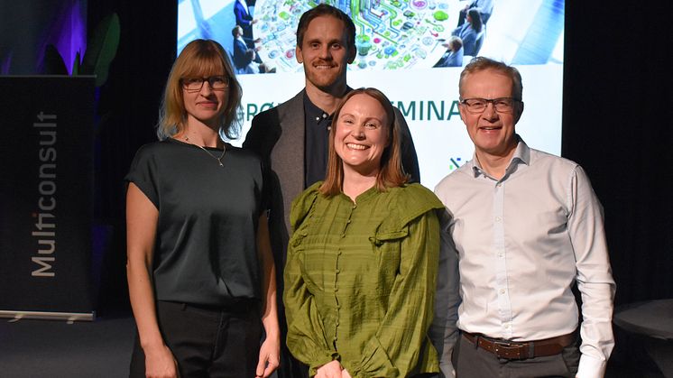 Prosjektet Grønn VVS har lansert en ny veileder for klimagasskutt. Anna Marwig og Anders Liaøy fra Multiconsult, er sammen med Line Karlsen (Höegh Eiendom) og Mads Mysen (GK) noen sentrale aktører i prosjektet. Foto: Cato A. Mørk/Multiconsult