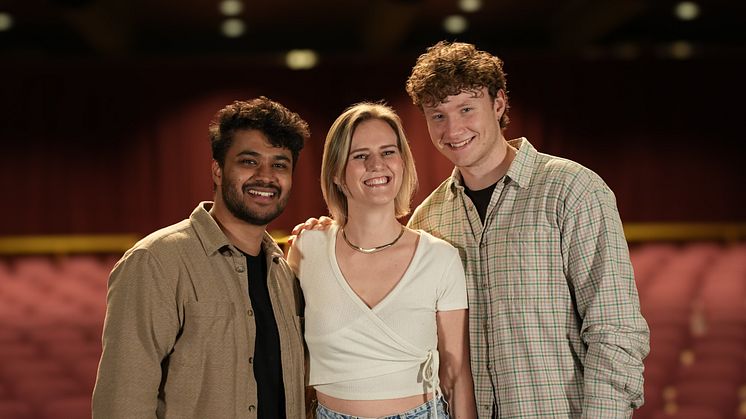 Fra venstre: Diluckshan Jeyaratnam, Mary Jean Moore & Vito Gram. Kreditering: Fredericia Musicalteater