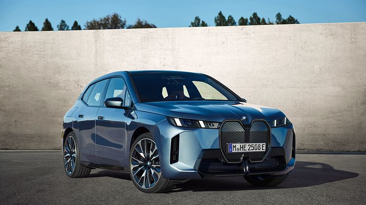 Nye BMW iX: Mer kraftfull og effektiv enn noensinne
