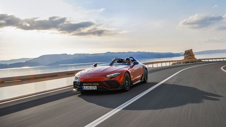 Mercedes-AMG PureSpeed saknar både tak och vindruta.