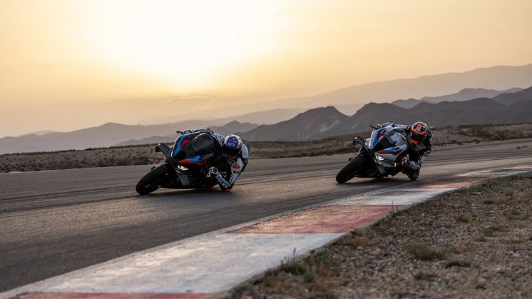 BMW Motorrad presenterar uppdaterade superbikes och roadsters