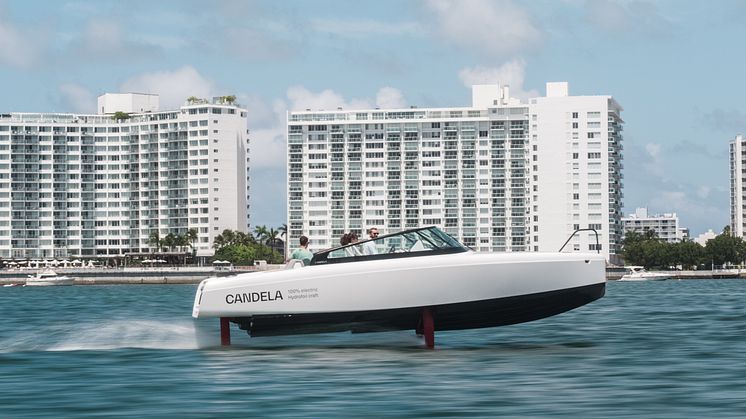 Thanks to its computer-guided hydrofoils, the C-8 combines speed and range with a thrilling, yet quiet ride.