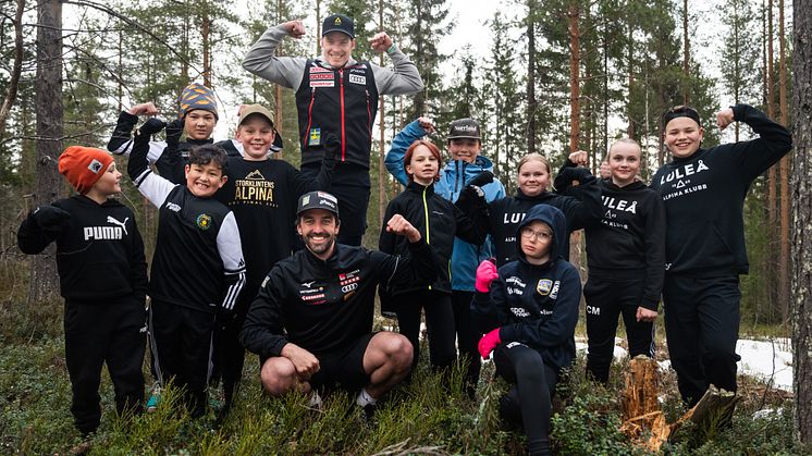 Kristoffer Jakobsen tränar skogsslalom tillsammans med Storklintens och Luleå alpina klubbar