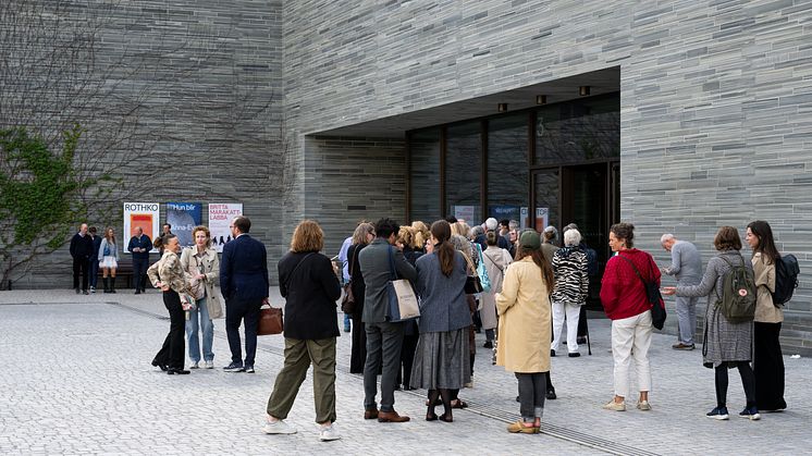 Kø utenfor Nasjonalmuseet om morgenen. Foto: Børre Høstland/Nasjonalmuseet