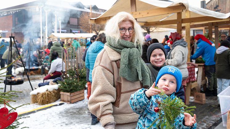 Stemningsfullt julemarked i Brumunddal.jpeg