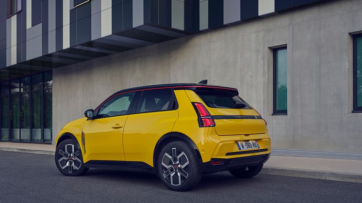 Renault 5 E-Tech electric - iconic cinq version - Pop Yellow!fra siden stille.jpg