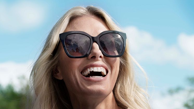 Synsams optiker gir sine beste tips for å beskytte øynene mot solens UV-stråler: Bruk riktige solbriller!