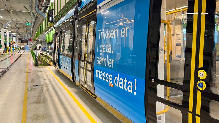 Snart klar til tjeneste: "Datatrikken" får en siste sjekk på Trikkens verksted på Grefsen. (Foto: Sporveien)