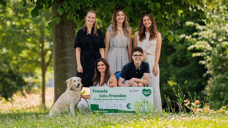 Von links nach rechts / oben nach unten: Theresa Spenrath, Laura Eickhorn, Lisa Marie Wilmes, Michèle de Roos, Paul Al Khalil