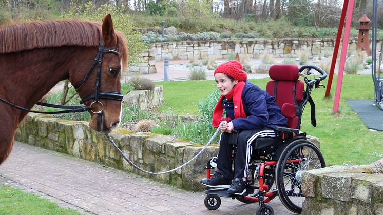 Neudorff fördert mit seiner Spende die wertvolle Arbeit der Kinderhospize Löwenherz und Sternenbrücke. Foto: Kinderhospiz Löwenherz e.V.