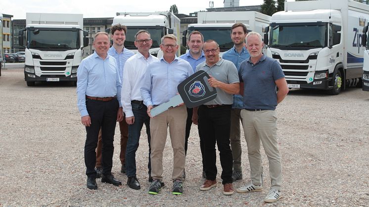 Scania Österreich-Vertreter Gerald Hinterdorfer, Lukas Klamert, Thomas Stransky (ehemals Scania) und Michael Rebhandl sowie Brau Union Österreich-Vertreter Bernhard Steinmetz, Harald Raidl, Christoph Klade und Clemens-Matthias Pieslinger (v.l.n.r)