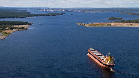 Projekt Malmporten genomförs av Sjöfartsverket och Luleå Hamn och syftar till att förbättra transportförhållandena i farlederna i norra Sverige och stärka Luleå Hamns godskapacitet. Foto: Fredrik Broman