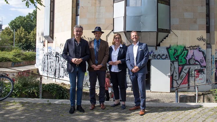 Freuen sich über die Förderung (v.l.): Thomas Dienberg,  Prof. Ronny Maik Leder, Dr. Skadi Jennicke und Torsten Bonew - Foto: Selina Burrer