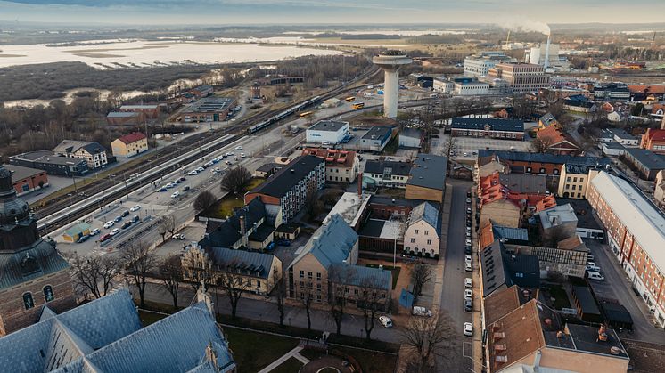 Genom en lokal flexibilietetsmarknad i nordöstra Skåne kan nätägare och nätkunder tillsammans frigöra mer kapacitet i elnätet, vilket skapar förutsättningar för den fortsatta energiomställningen i Kristiantad.